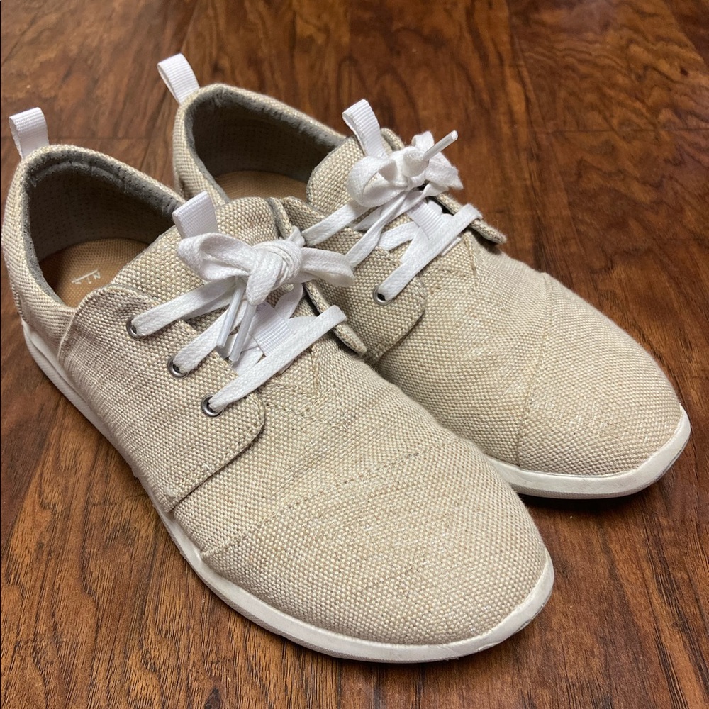 Tom’s sneakers